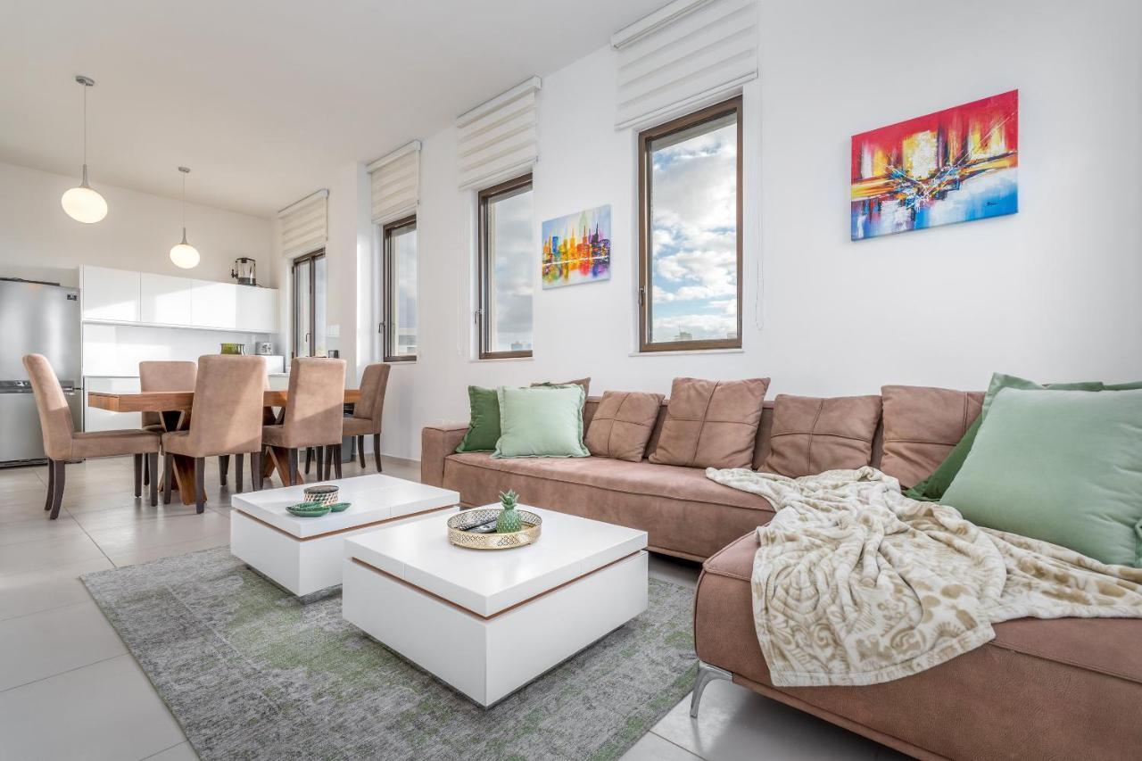 Modern & Bright 3 Bdr Close To The Beach Тель-Авив Экстерьер фото