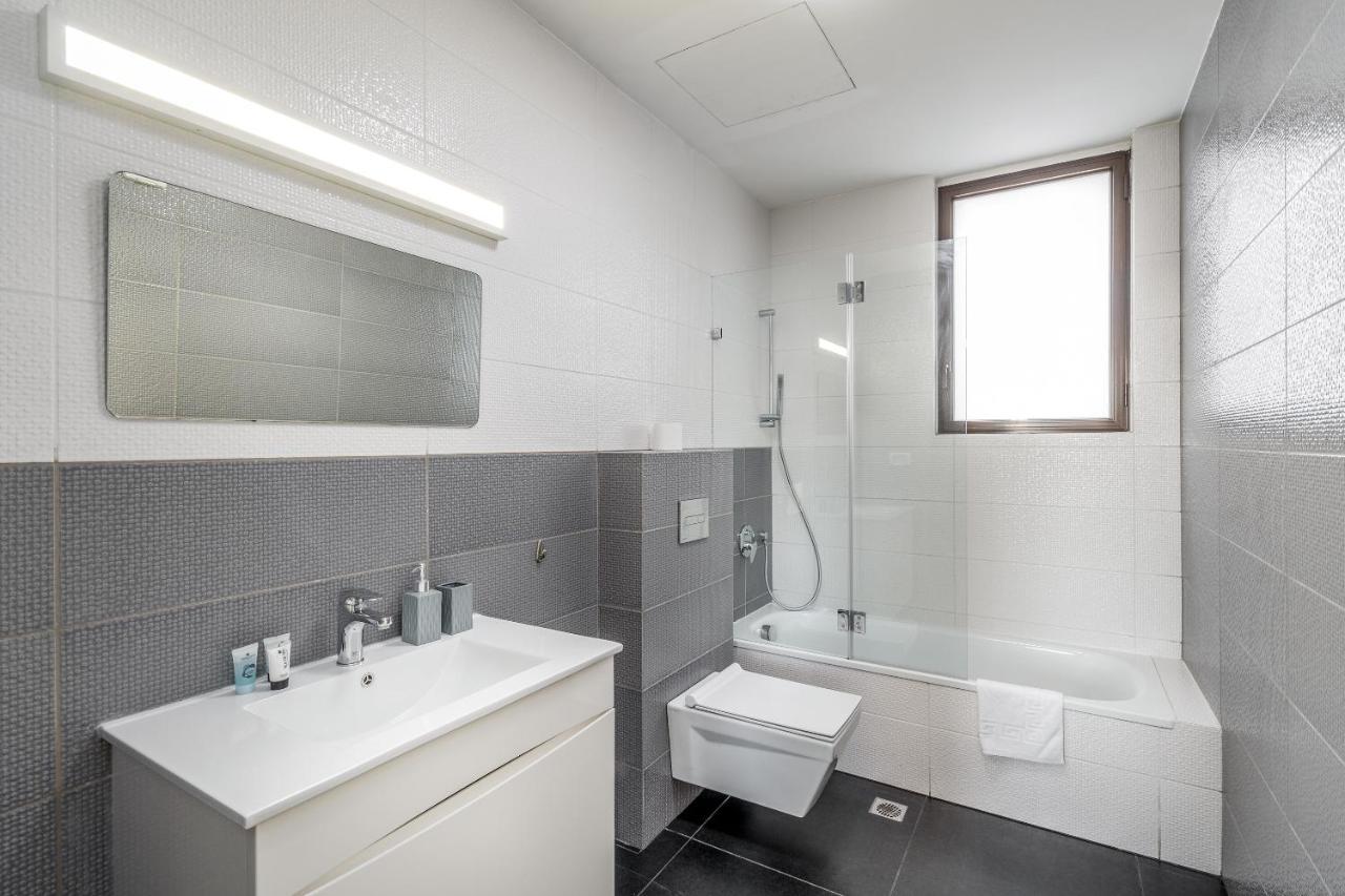 Modern & Bright 3 Bdr Close To The Beach Тель-Авив Экстерьер фото