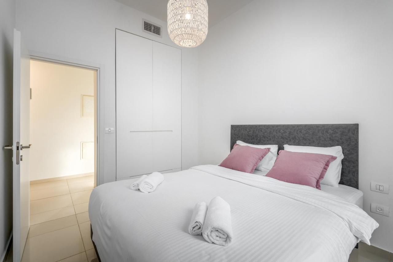 Modern & Bright 3 Bdr Close To The Beach Тель-Авив Экстерьер фото