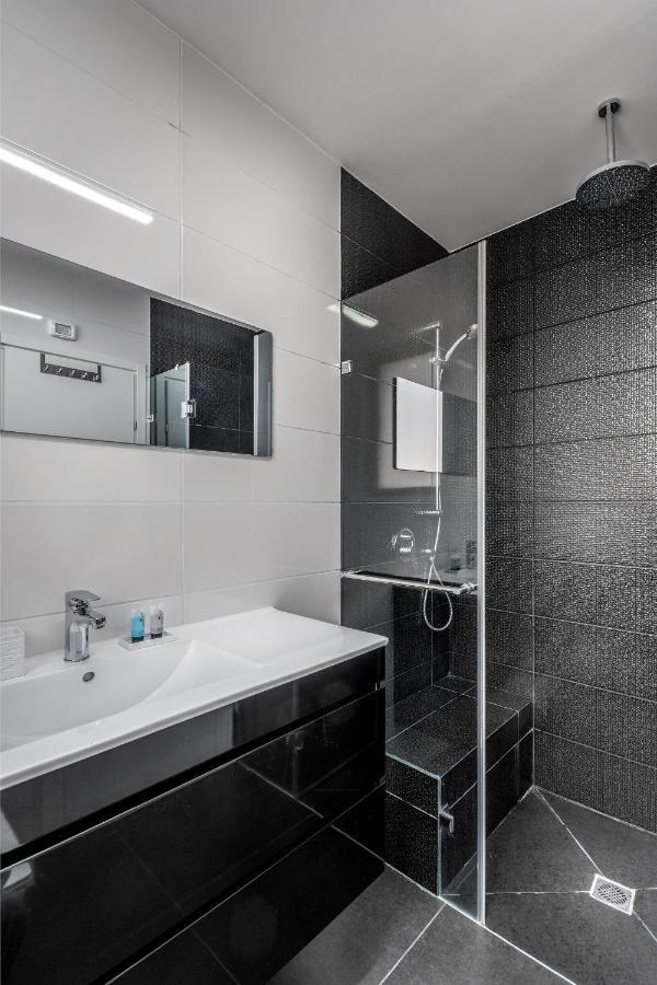 Modern & Bright 3 Bdr Close To The Beach Тель-Авив Экстерьер фото